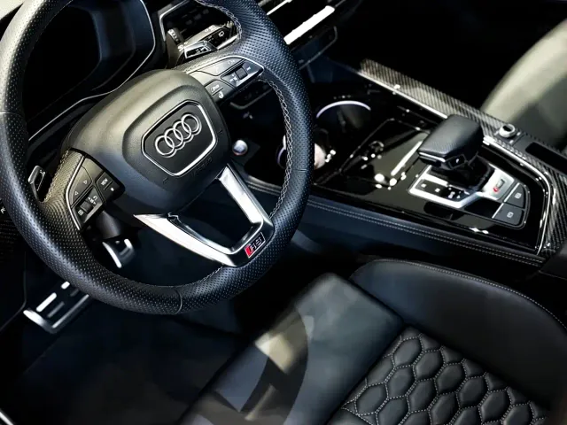 Audi RS 4 — Фото автомобиля 11