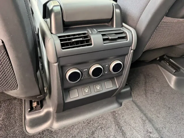 Land Rover Defender — Фото автомобиля 20