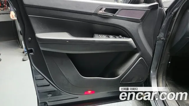 KG_Mobility_Ssangyong Rexton Новый Rexton Sport Дизель 2.2 4WD — Фото автомобиля 24