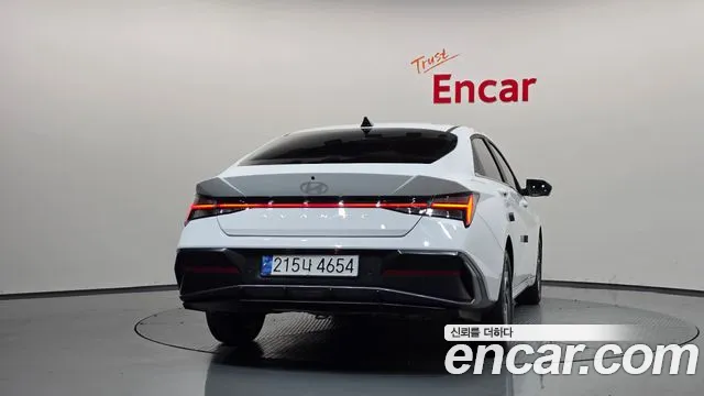 Hyundai Avante CN7 — Фото автомобиля 4