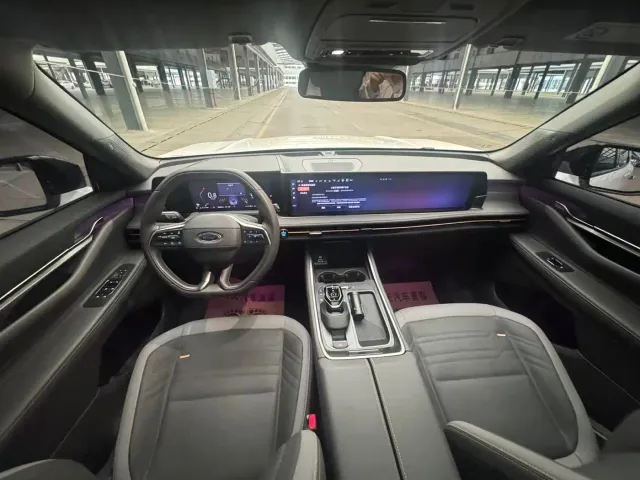 Ford Edge — Фото автомобиля 11