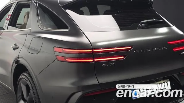 Genesis GV70 — Фото автомобиля 8