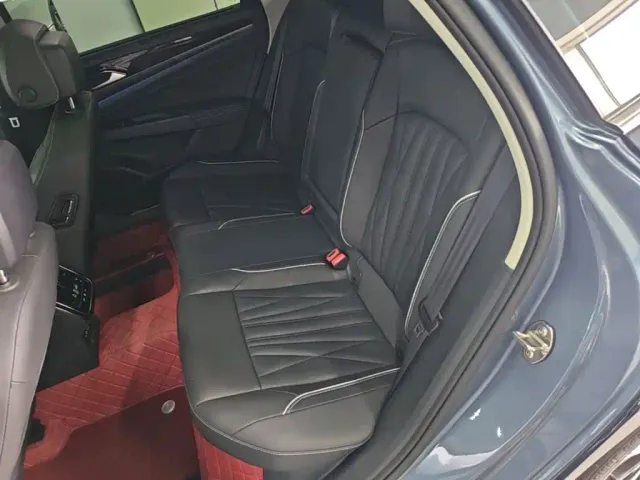 Volkswagen Passat — Фото автомобиля 16