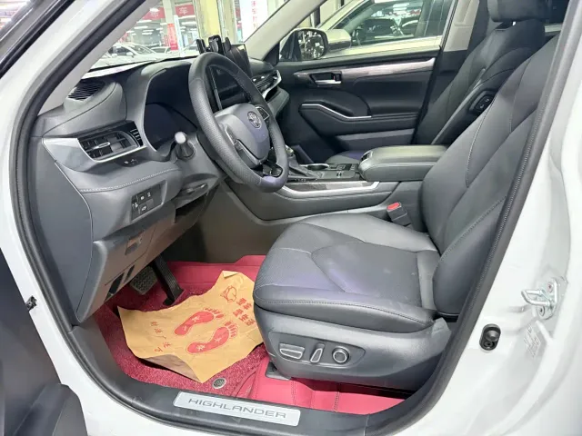 Toyota Highlander — Фото автомобиля 5