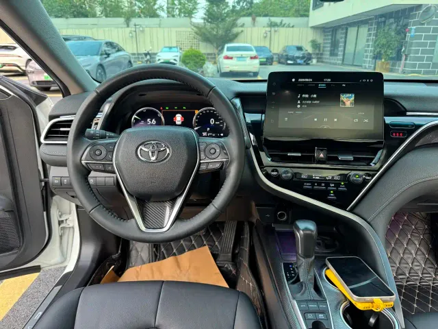 Toyota Camry — Фото автомобиля 15