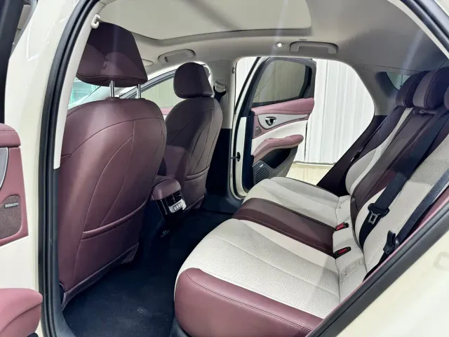 BYD Seal 07 EV — Фото автомобиля 12