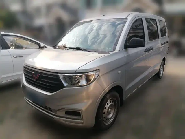 Фотография автомобиля — Wuling Hongguang V