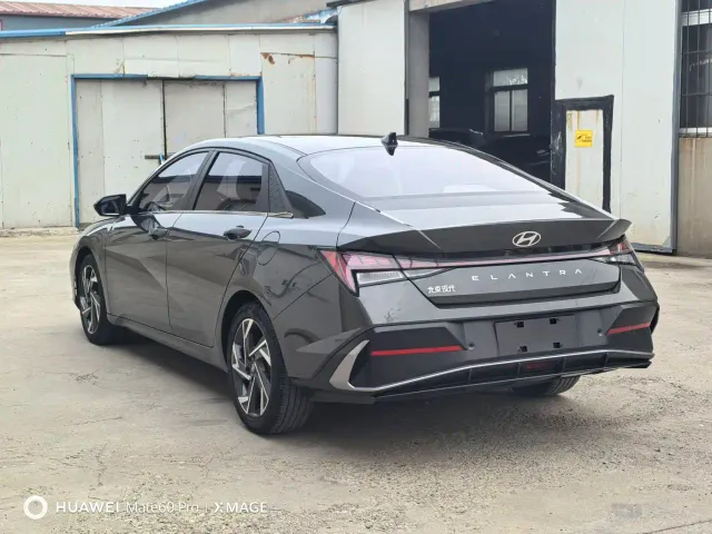 Hyundai Elantra — Фото автомобиля 6