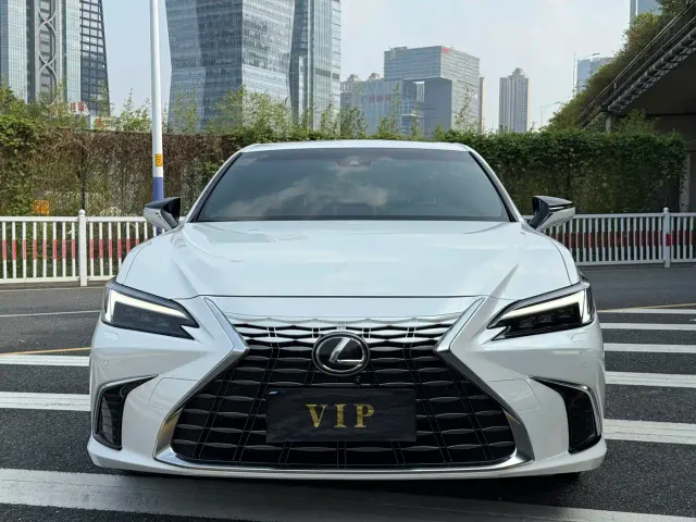 Lexus ES — Фото автомобиля 2