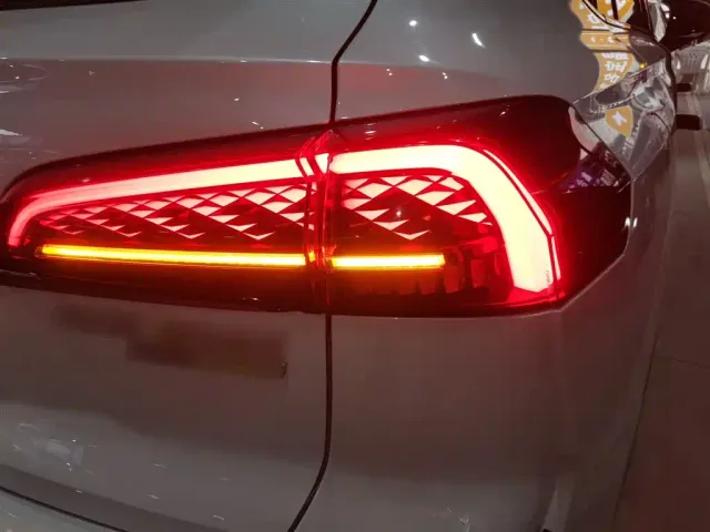 Roewe RX5 eMAX — Фото автомобиля 7