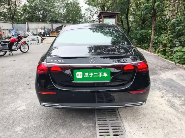 Mercedes-Benz E-Class — Фото автомобиля 5