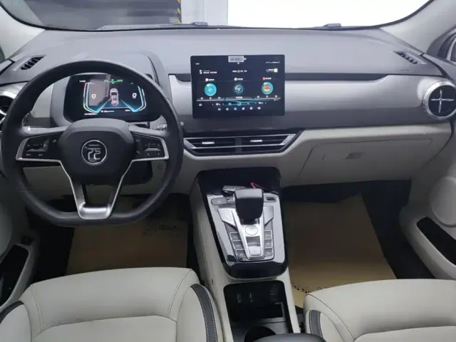 BYD Yuan Pro — Фото автомобиля 12