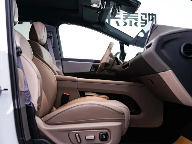 Li Auto i6 — Фото автомобиля 14