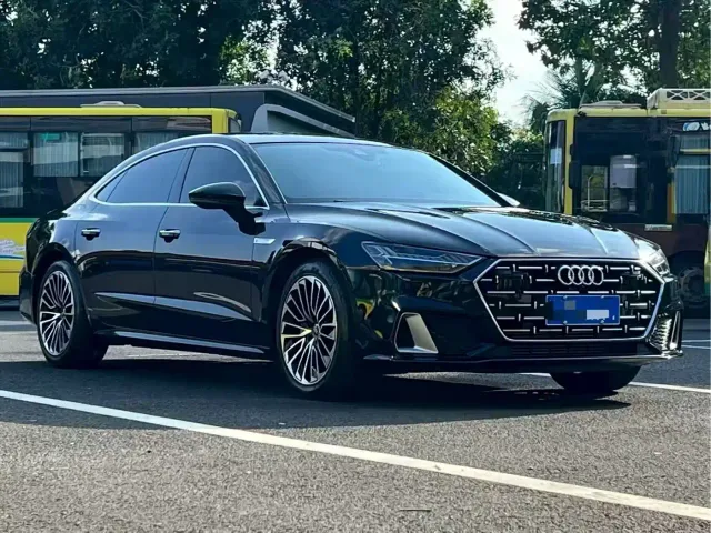 Audi A7L — Фото автомобиля 3