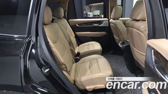 Cadillac XT6 — Фото автомобиля 12