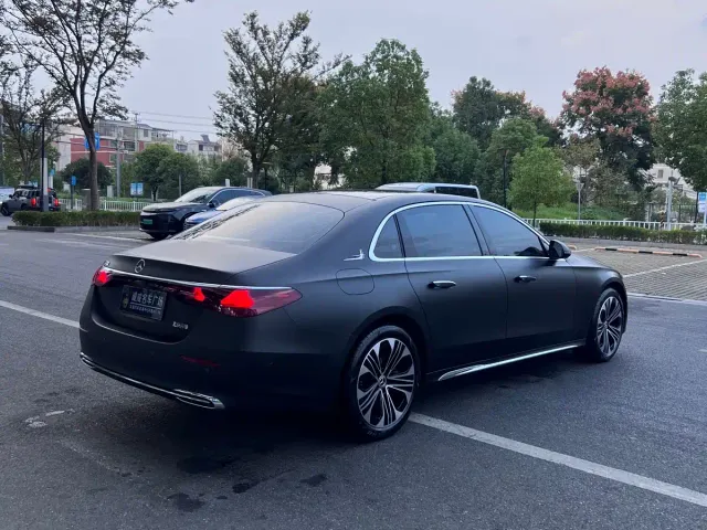 Mercedes-Benz E-Class — Фото автомобиля 9