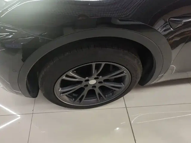 Tesla Model Y — Фото автомобиля 22