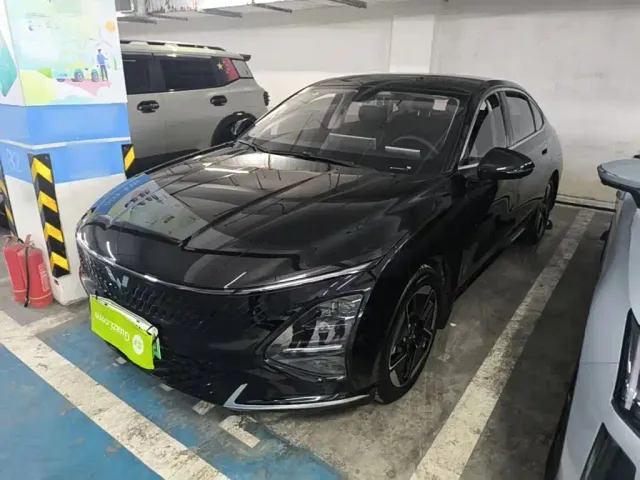 Фотография автомобиля — Wuling Starlight