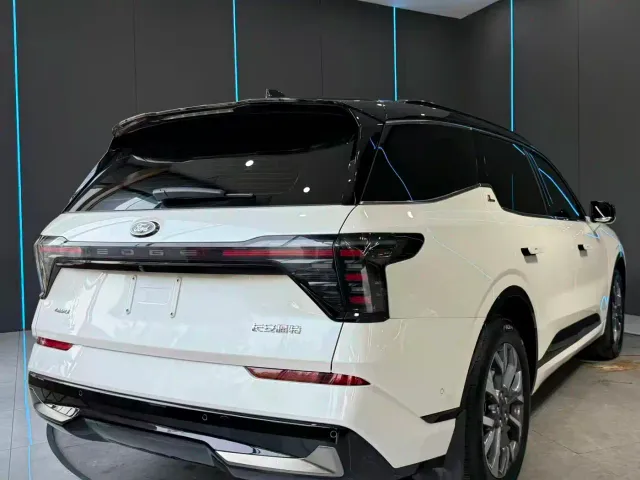 Ford Edge — Фото автомобиля 6
