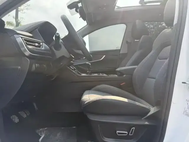 Chery Tiggo 8 — Фото автомобиля 16