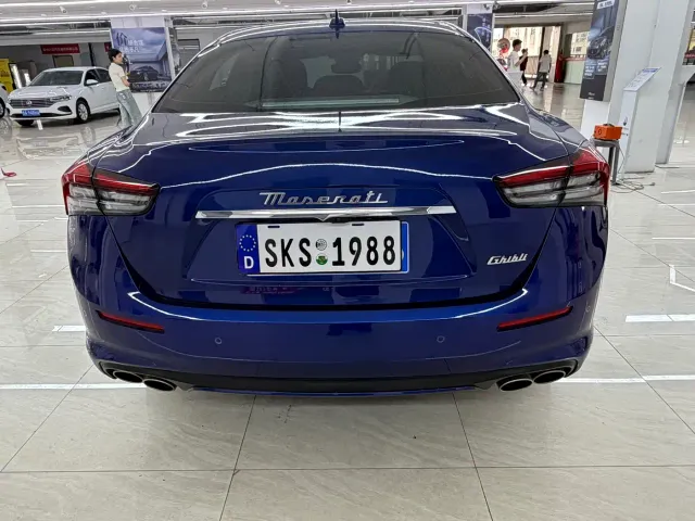Maserati Ghibli — Фото автомобиля 3