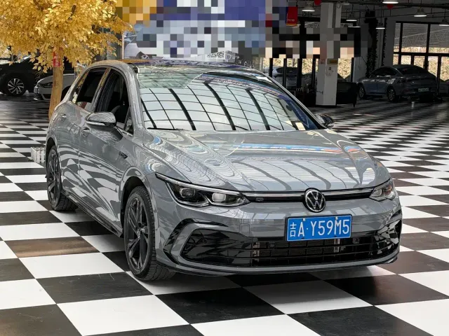 Volkswagen Golf — Фото автомобиля 3