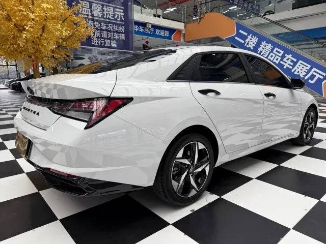 Hyundai Elantra — Фото автомобиля 7