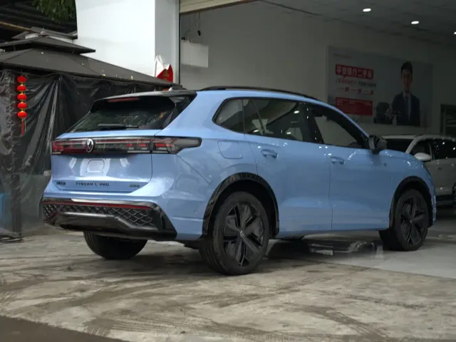 Volkswagen Tiguan L — Фото автомобиля 7
