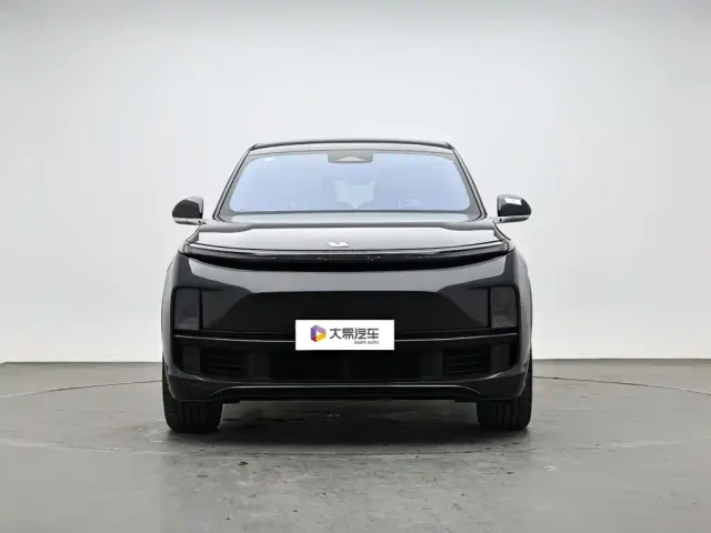 Li Auto L8 — Фото автомобиля 2