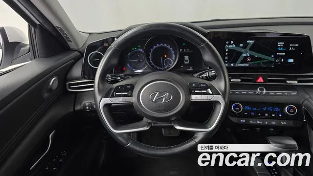 Hyundai Avante CN7 — Фото автомобиля 13