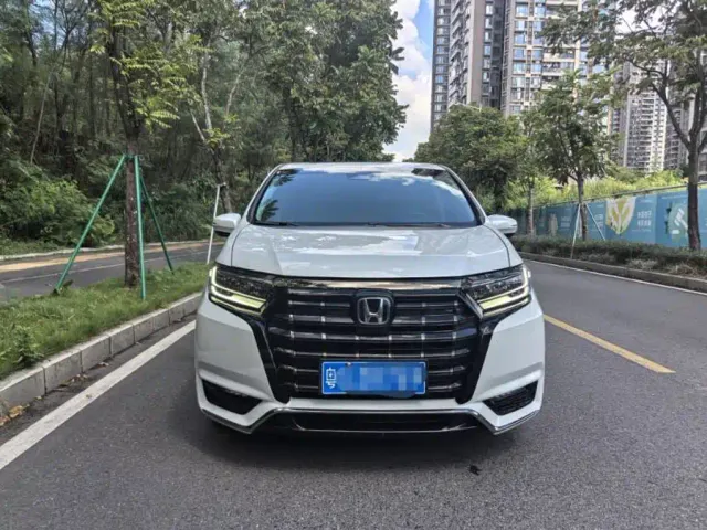 Honda Elysion — Фото автомобиля 3