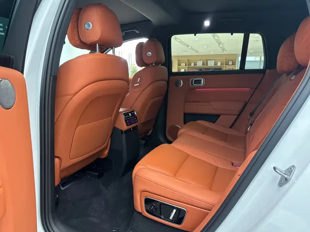Li Auto L7 — Фото автомобиля 9