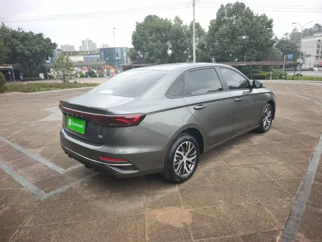 Geely Emgrand — Фото автомобиля 6