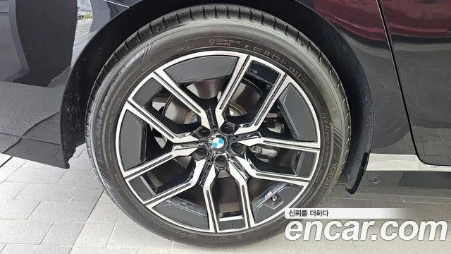 BMW 7-Series 7 серия (G70) 740i xDrive M Sport — Фото автомобиля 5
