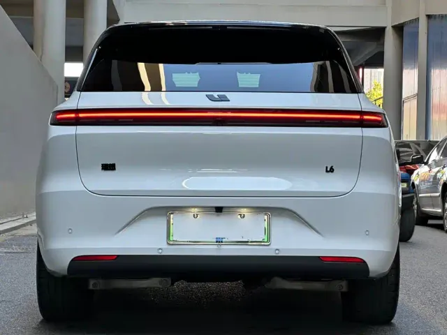 Li Auto L6 — Фото автомобиля 4