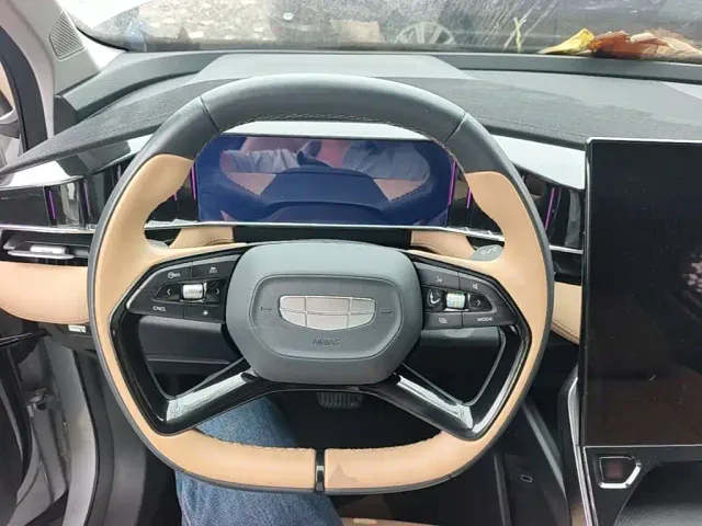 Geely Boyue L — Фото автомобиля 10