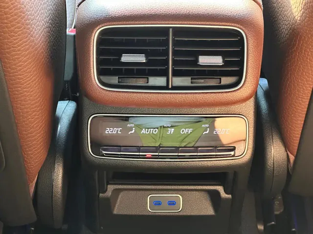 Mercedes-Benz GLS-Class — Фото автомобиля 16