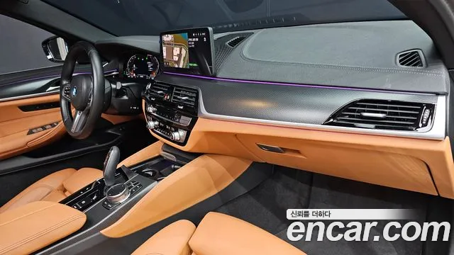 BMW 5-Series — Фото автомобиля 25