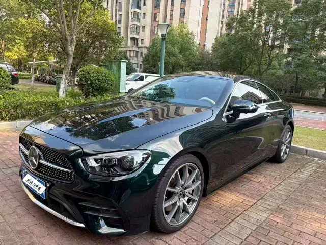 Фотография автомобиля — Mercedes-Benz E-Class