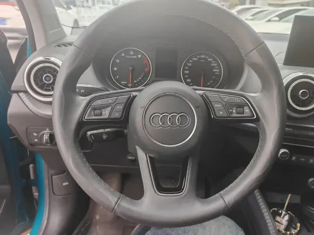 Audi Q2L — Фото автомобиля 13
