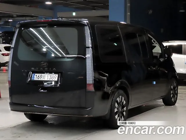 Hyundai Staria Staria 4WD Lounge 9 мест — Фото автомобиля 2