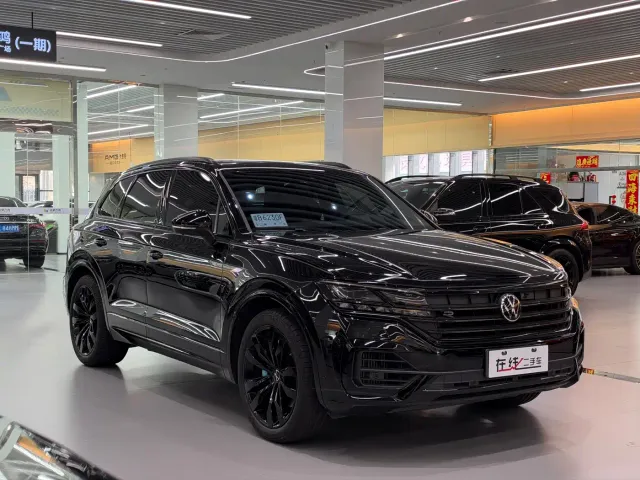 Volkswagen Touareg — Фото автомобиля 3