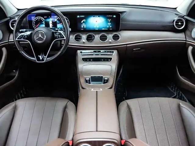 Mercedes-Benz E-Class — Фото автомобиля 7