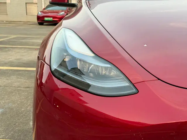 Tesla Model Y — Фото автомобиля 3