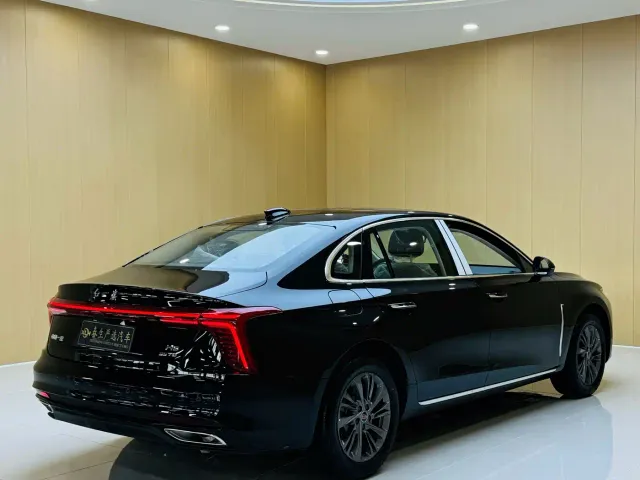 Hongqi H5 — Фото автомобиля 12