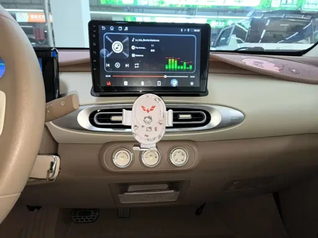 Wuling Hongguang Mini EV — Фото автомобиля 12