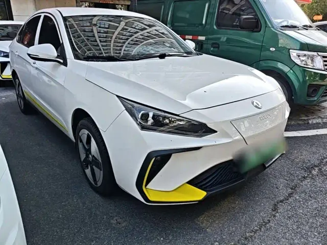 Dongfeng Fengshen E70 — Фото автомобиля 3