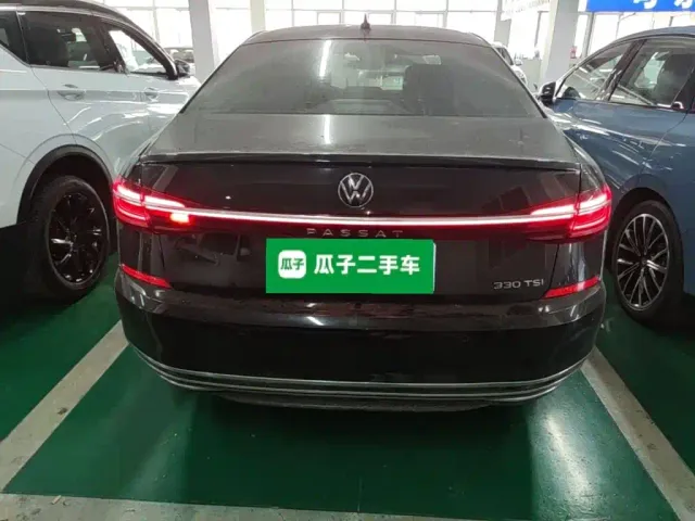 Volkswagen Passat — Фото автомобиля 3