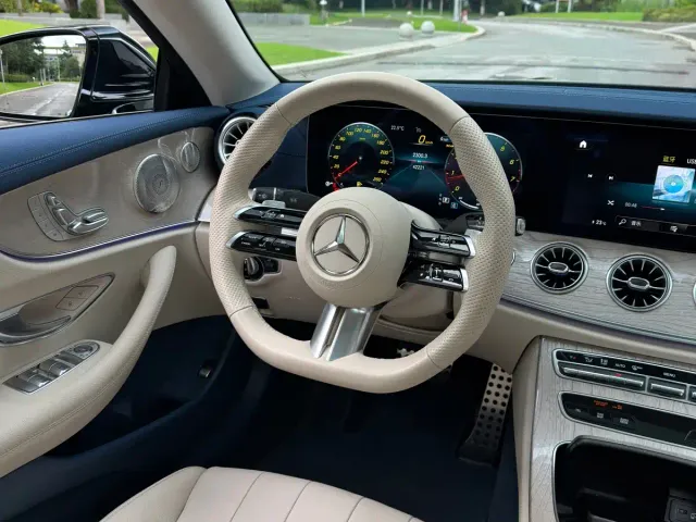 Mercedes-Benz E-Class — Фото автомобиля 17