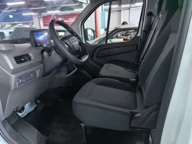 JMC E-Fushun — Фото автомобиля 14
